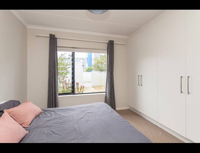 2 BEDROOM APARTMENT FOR SALE IN BURGUNDY ESTATE